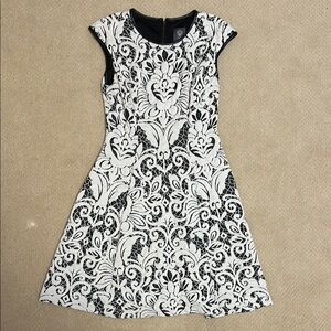 Vince Camuto Elegant Black and White Floral Dress Size 6